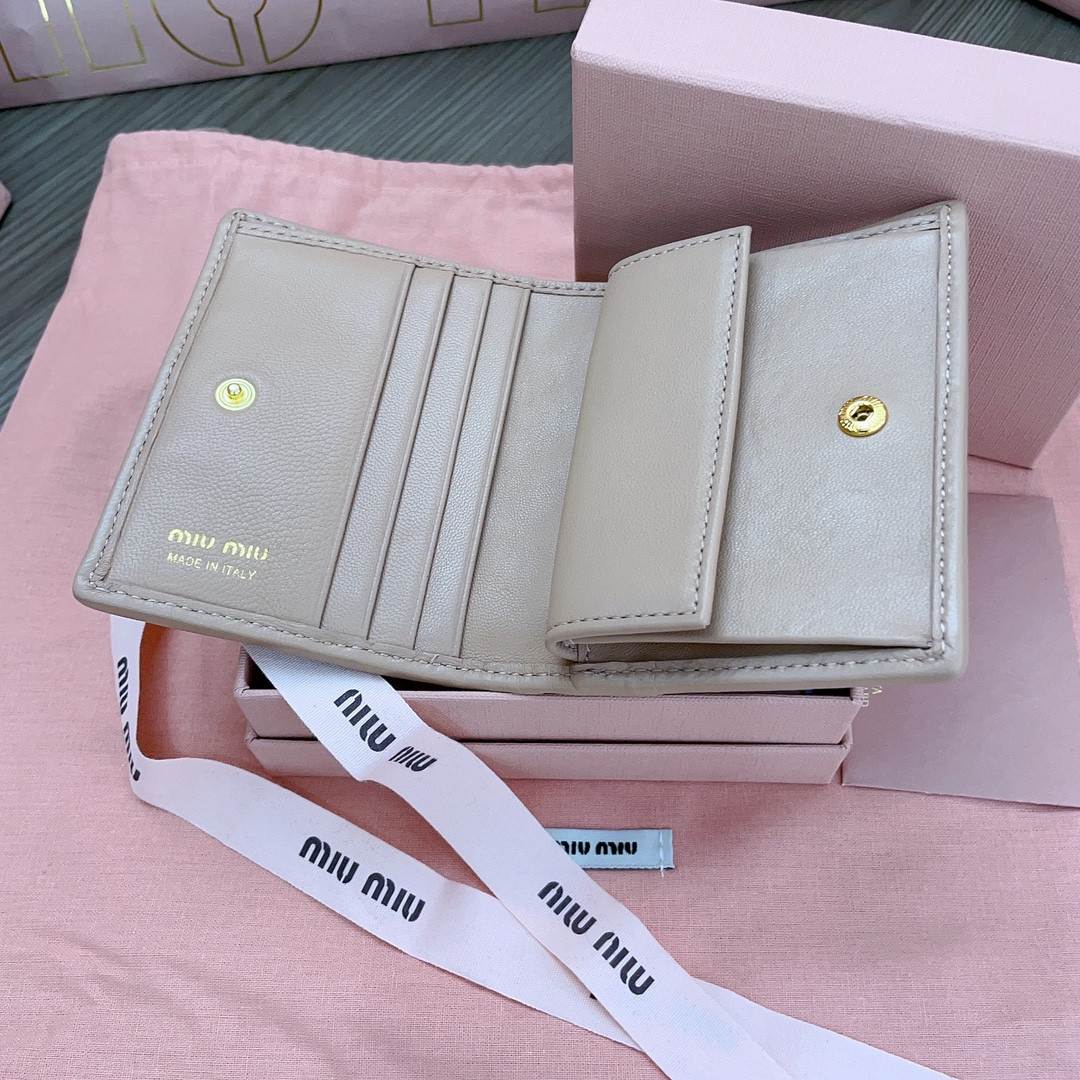 Miu Miu Small matelassé nappa leather wallet 11.2x8.5cm
