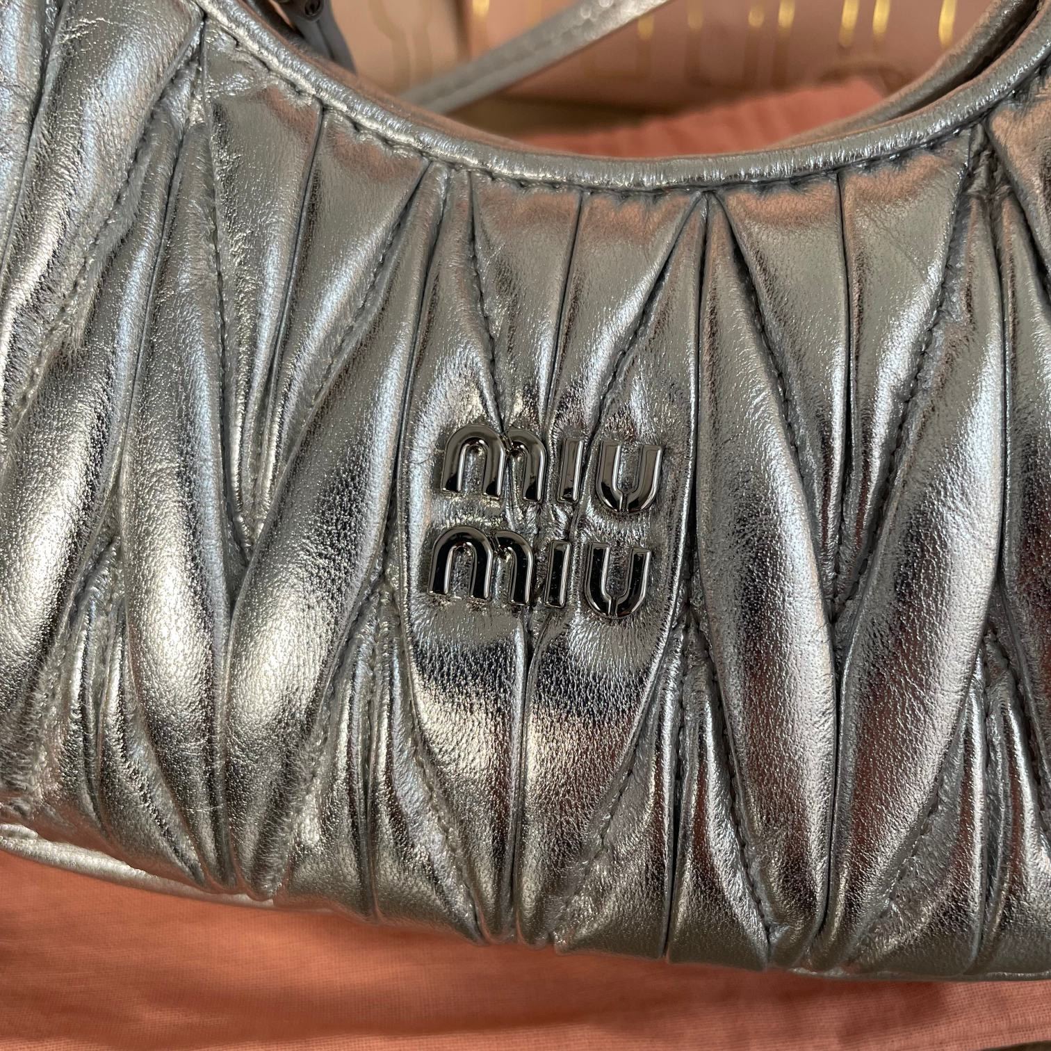 Miu Miu Wander matelassé nappa leather hobo mini-bag 14x17.5x5.5cm