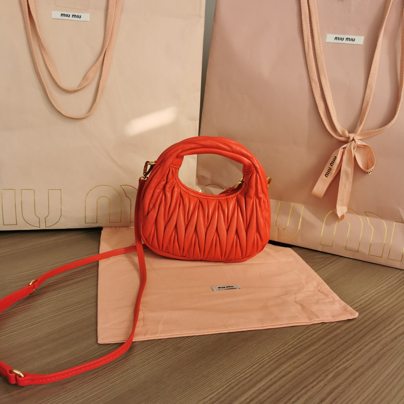 Miu Miu Wander matelassé nappa leather hobo mini-bag 14x17.5x5.5cm