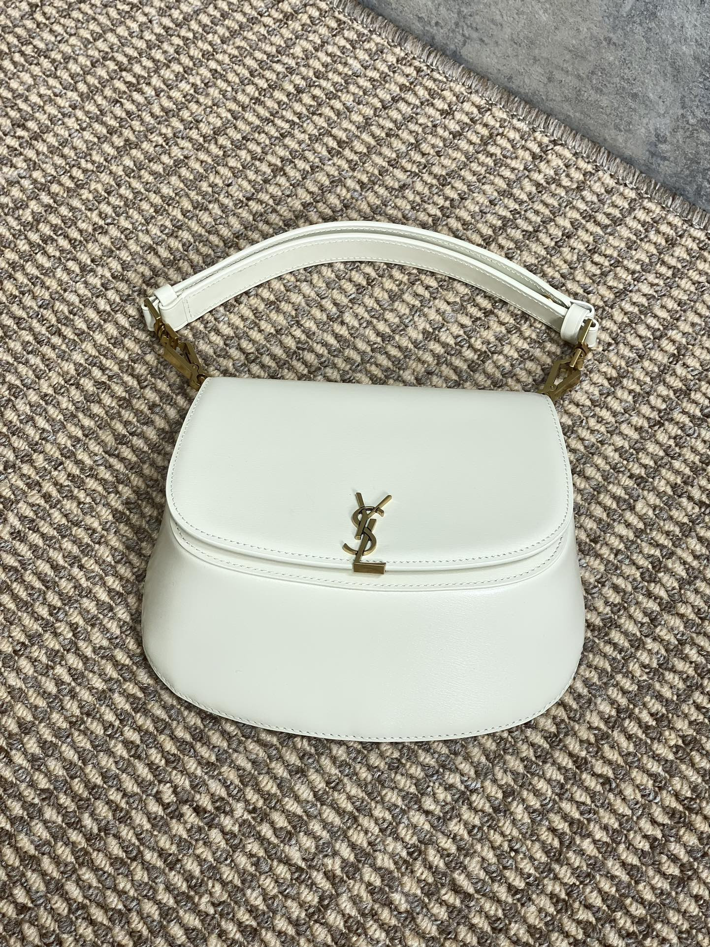 y*l voltaire top handle in box Sa**t Lau*nt 17.5x21x8cm