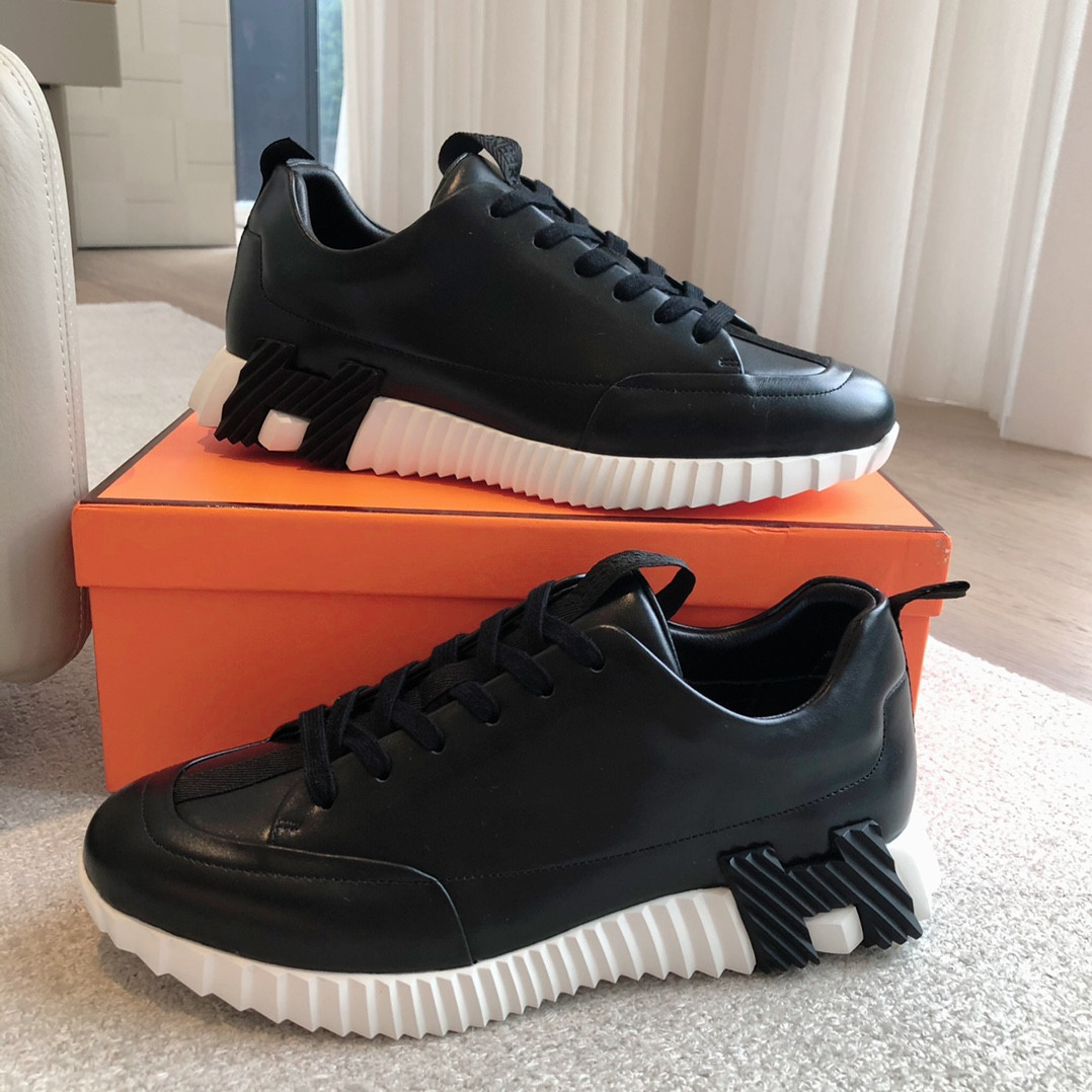ua H**me5 bouncing sneaker