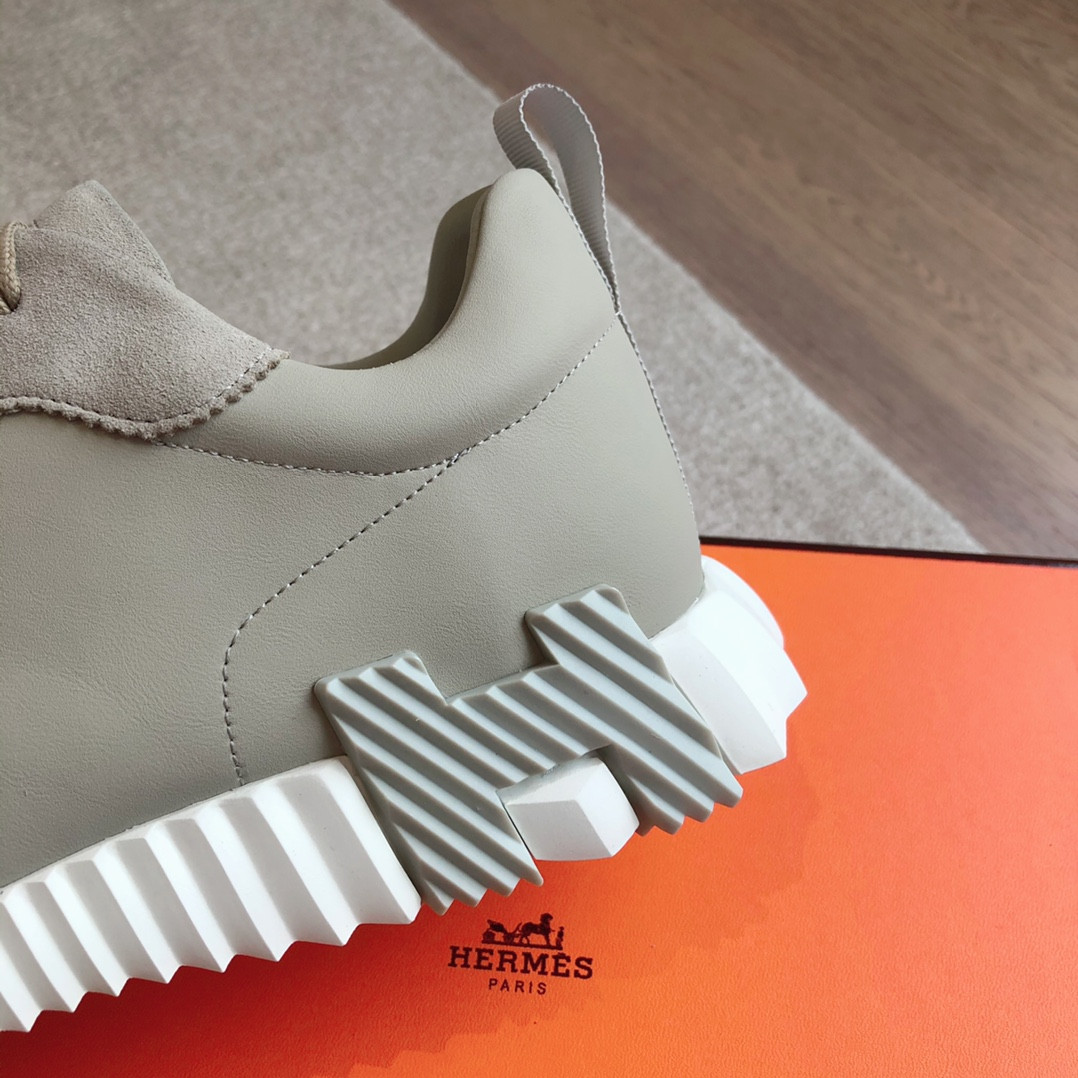 ua H**me5 bouncing sneaker