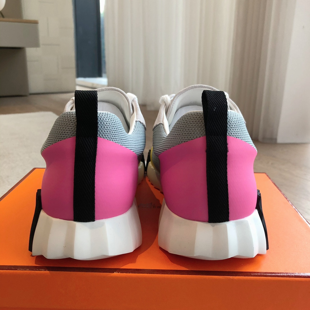 ua H**me5 bouncing sneaker