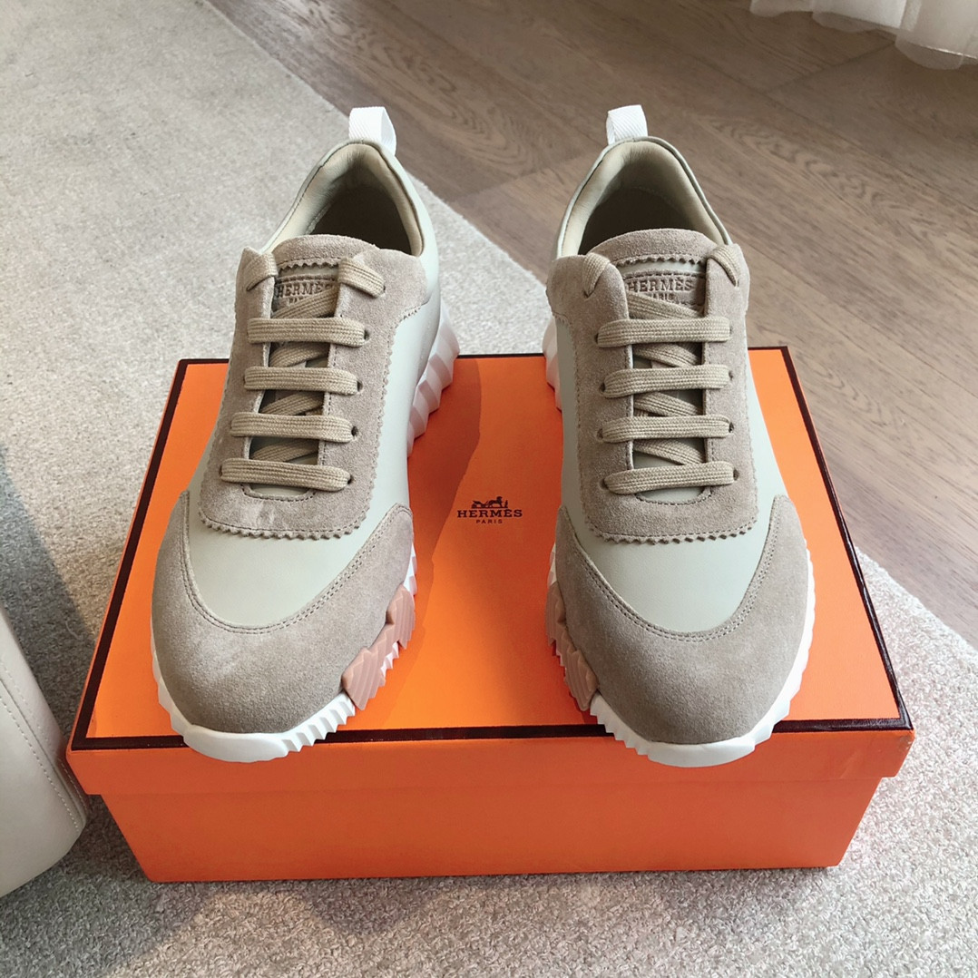 ua H**me5 bouncing sneaker
