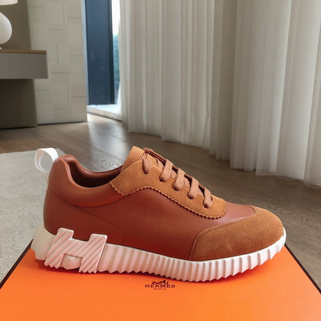 ua H**me5 bouncing sneaker