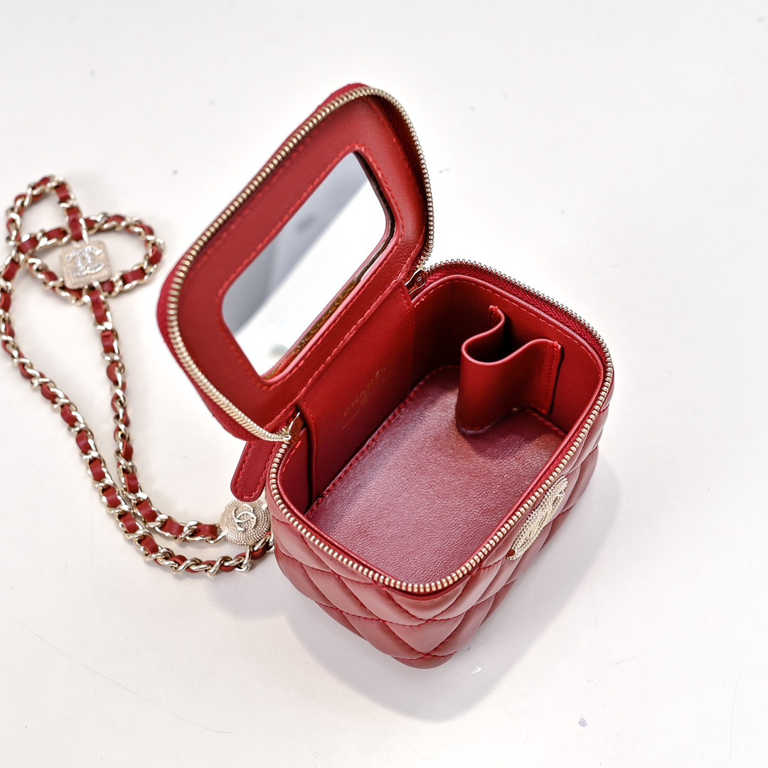 Ch*el small vanity with chain 8.5x11x7cm