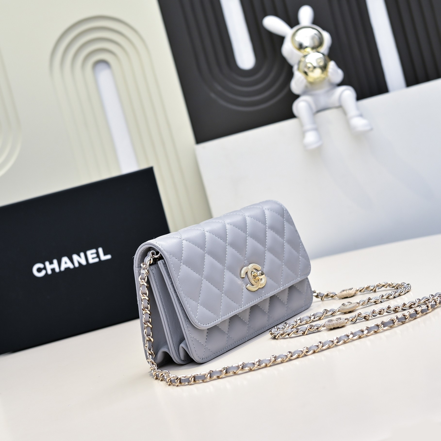 Ch*el clutch with chain 11x18.5x6cm