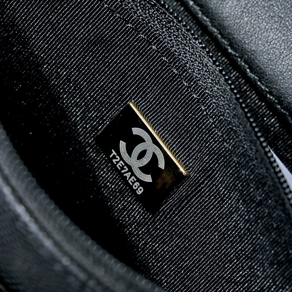 Ch*el woc classic wallet on chain 12.3x19.2x3.5cm
