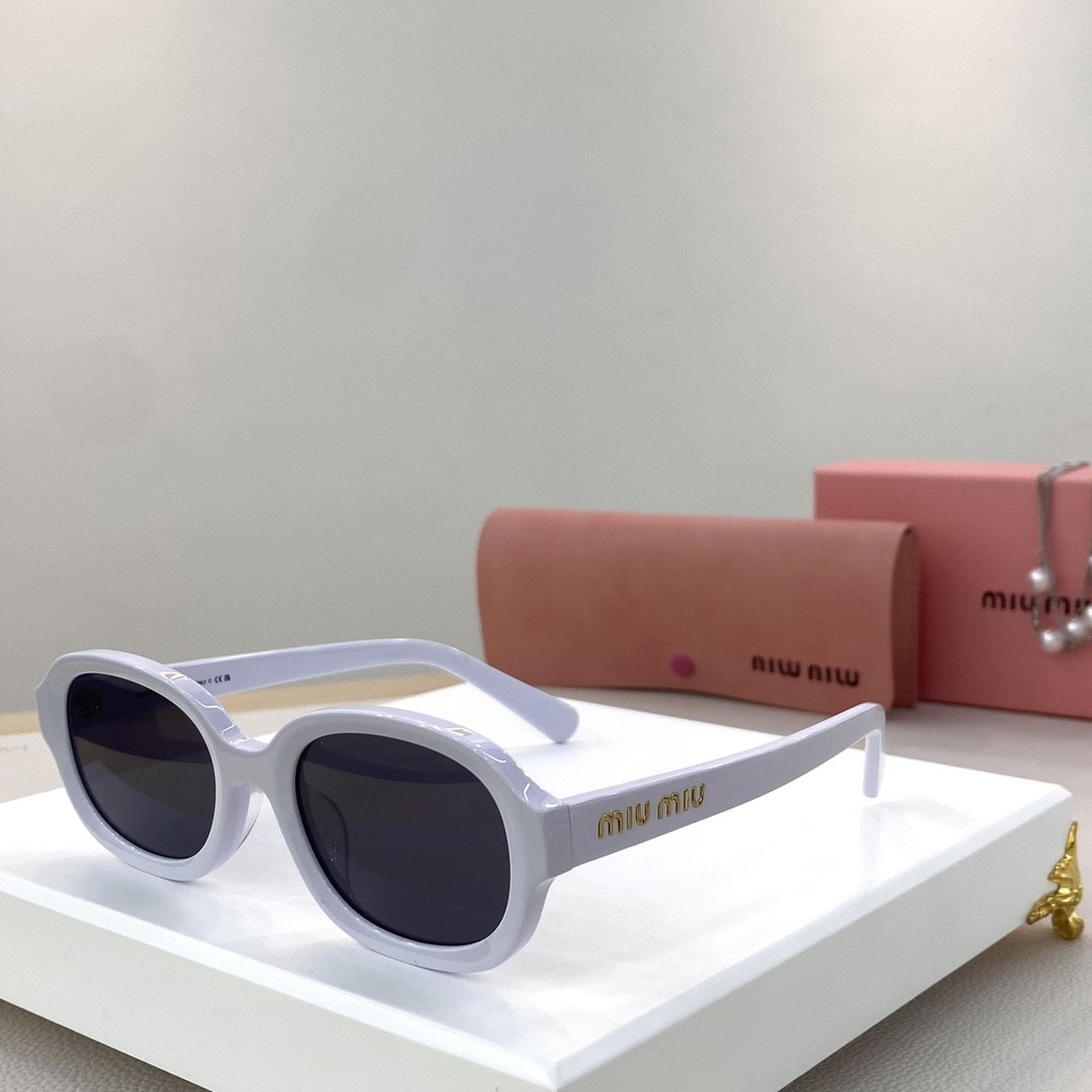 Miu Miu Glasses SMU18W