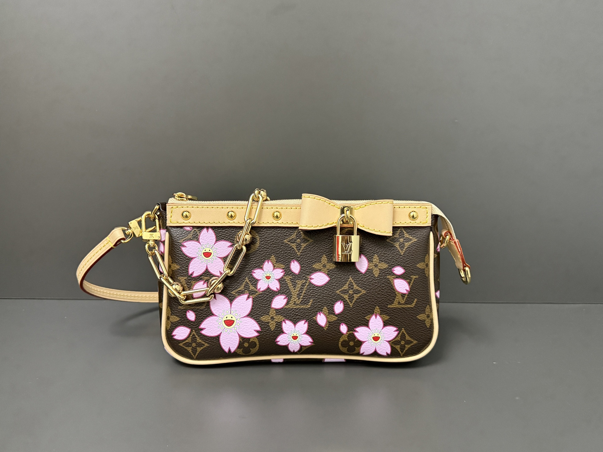LV × TM Pochette Accessory M13666 22x13x4cm