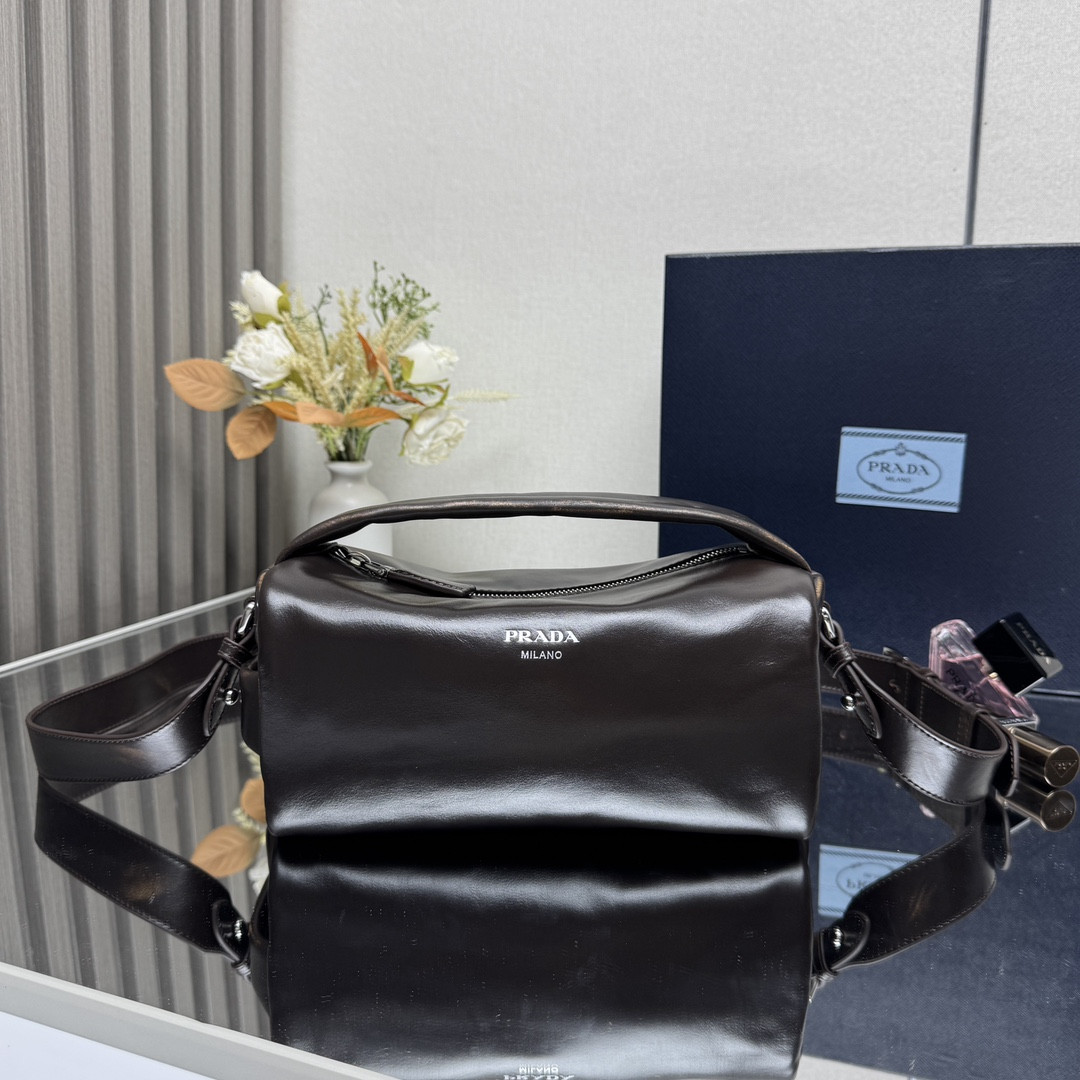 Pra*a nappa leather shoulder bag 24x11x11cm