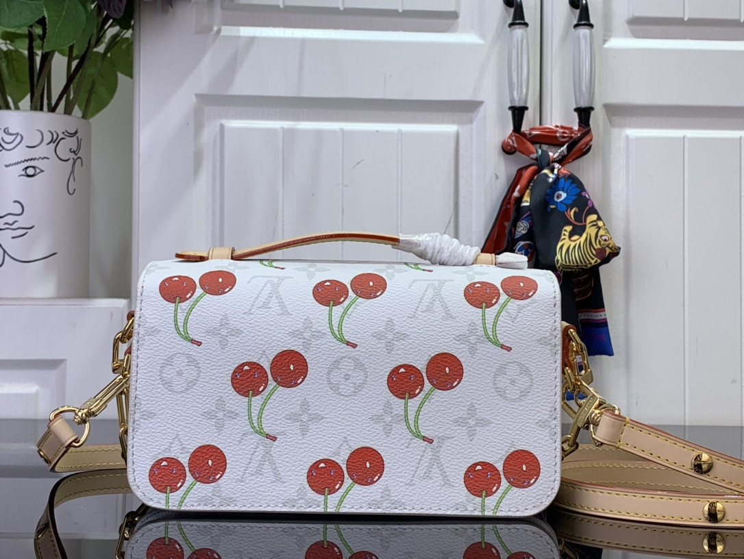 LV x TM Pochette Métis East West M14231 21.5x13.5x6cm
