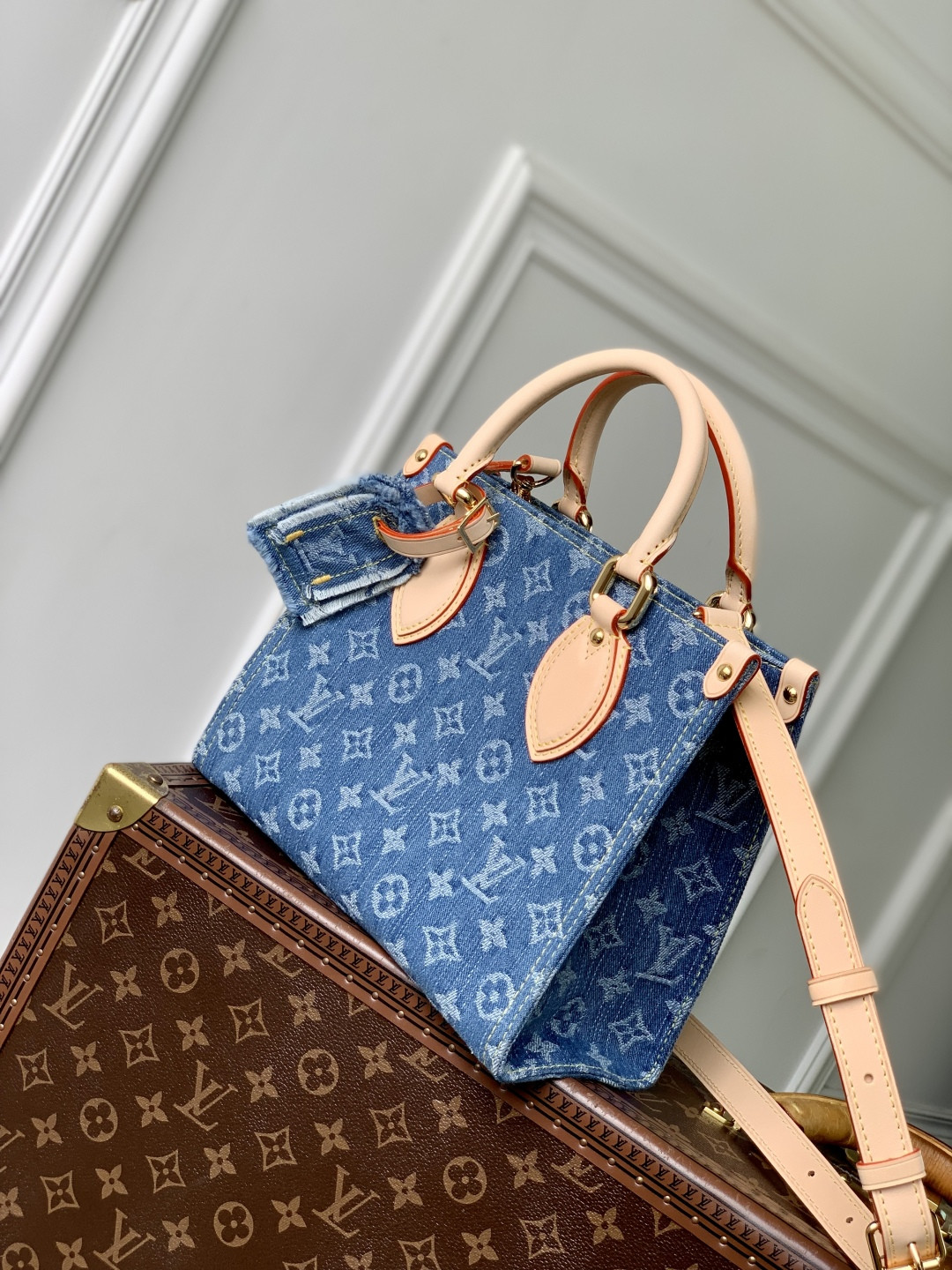 LV OnTheGo PM M14633 25x19x11.5cm