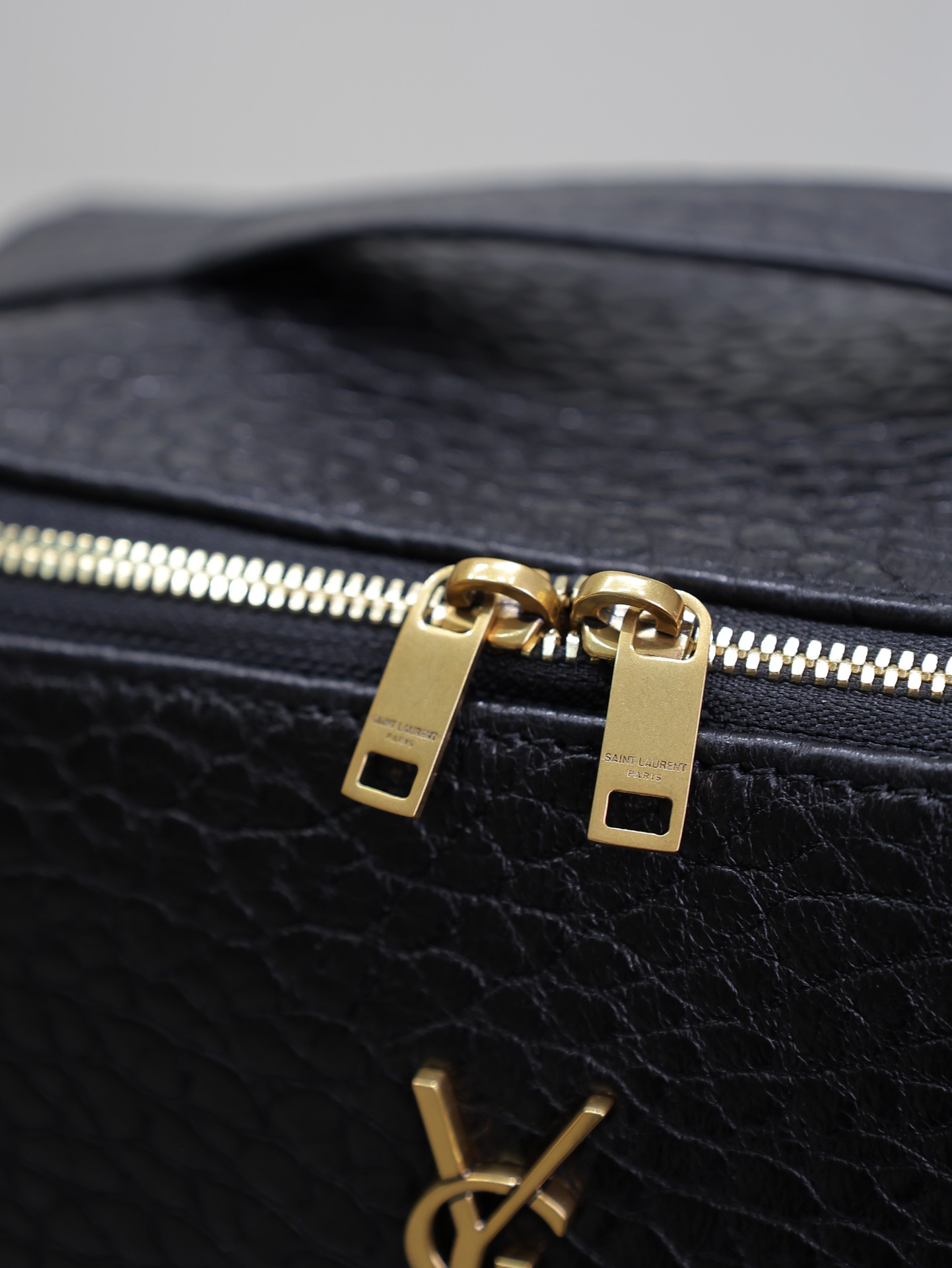 Y*L gaby vanity case in grained leather 21x13x13cm