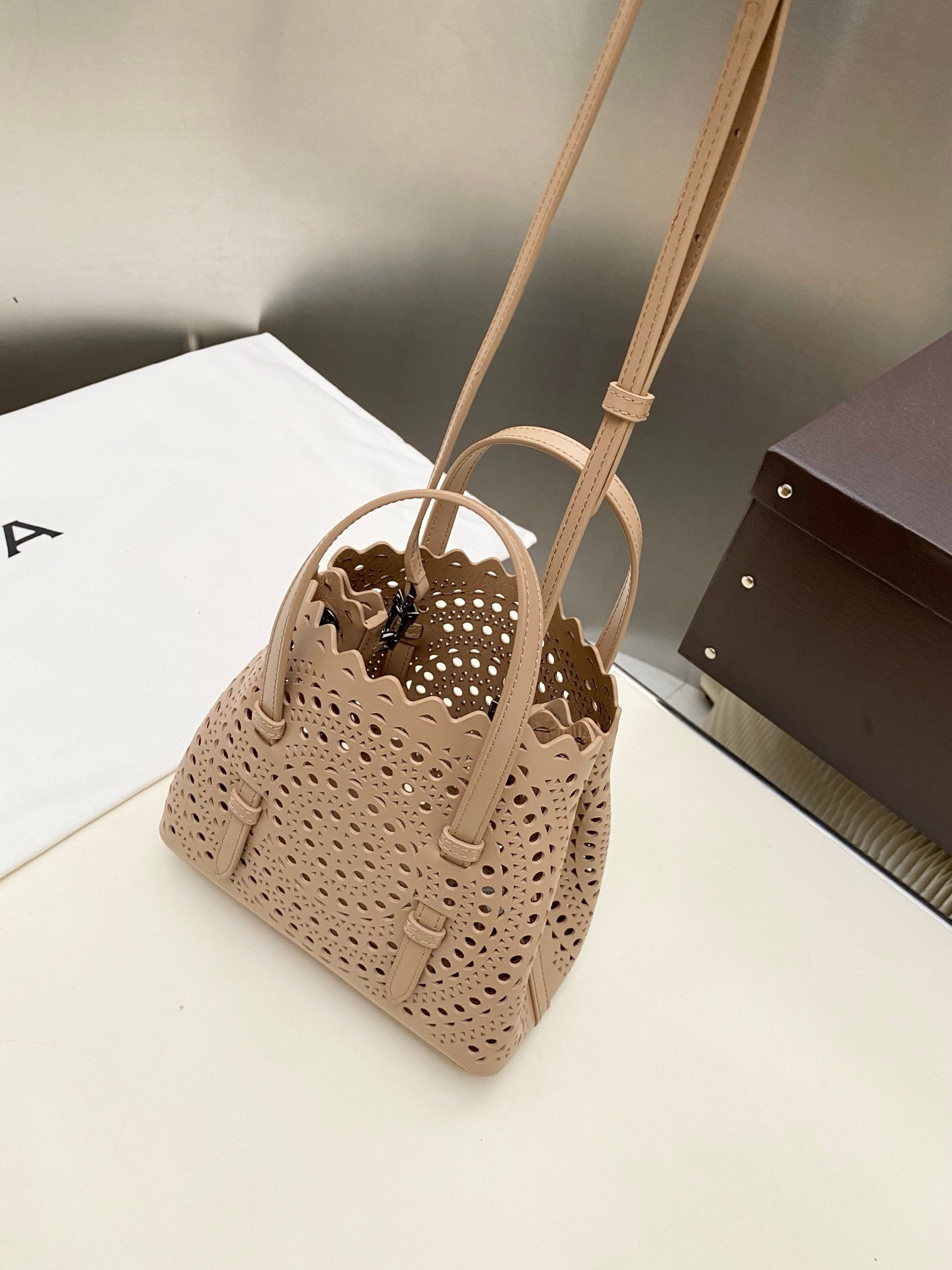ALAÏA Mina 20 bag 20x17x10cm