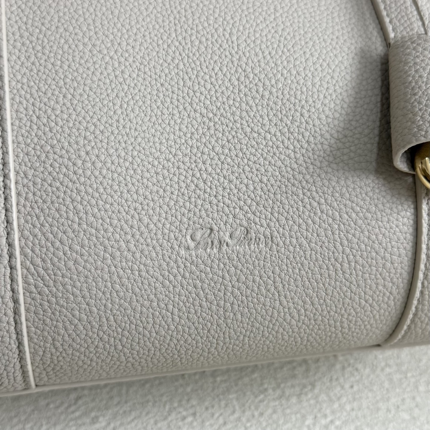 L**o p*ana loom l32 calfskin 33x23x18cm