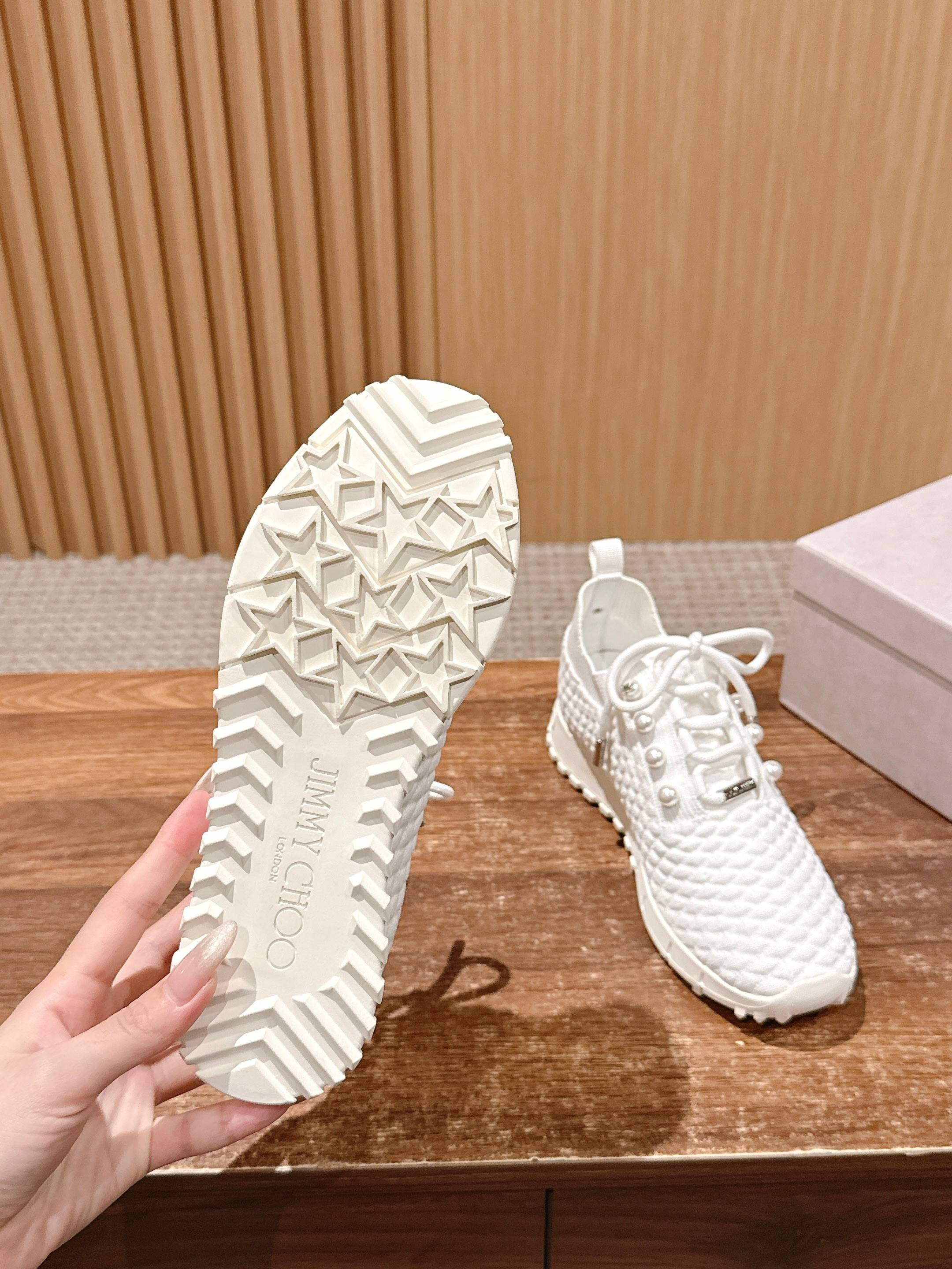 ua Ji*y Ch* casual sneakers