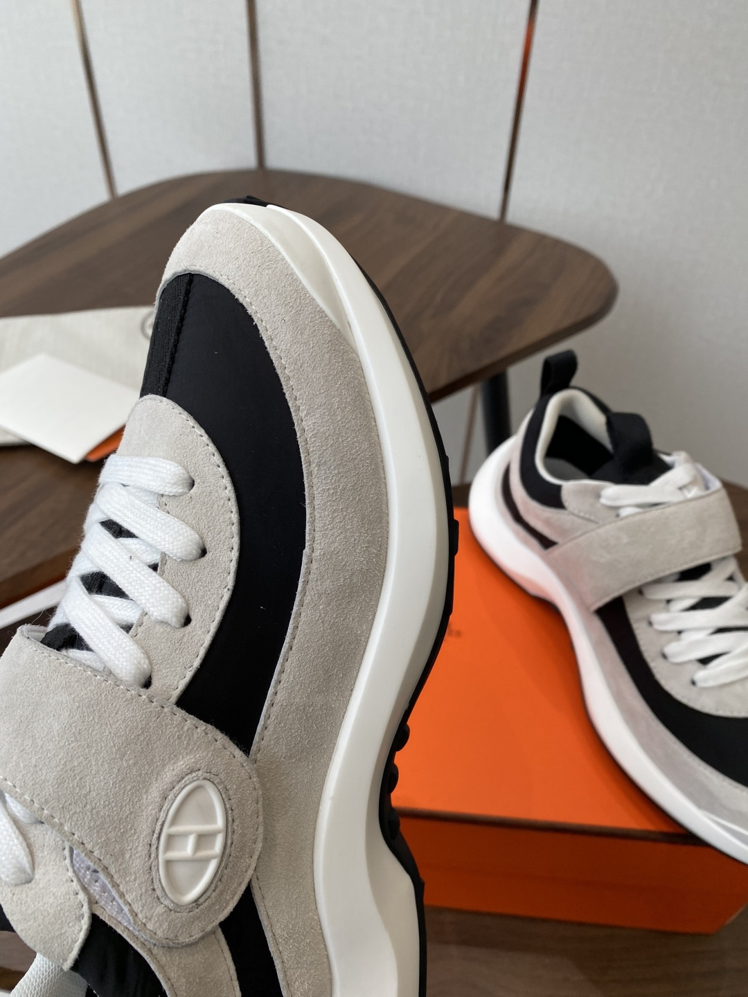 ua H**me5 loop sneaker