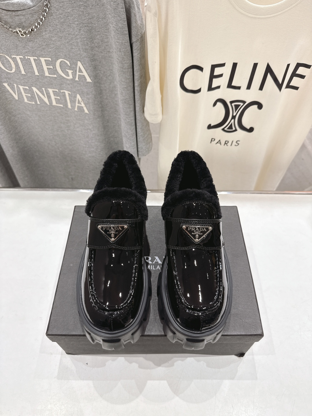 ua Pra*a loafers