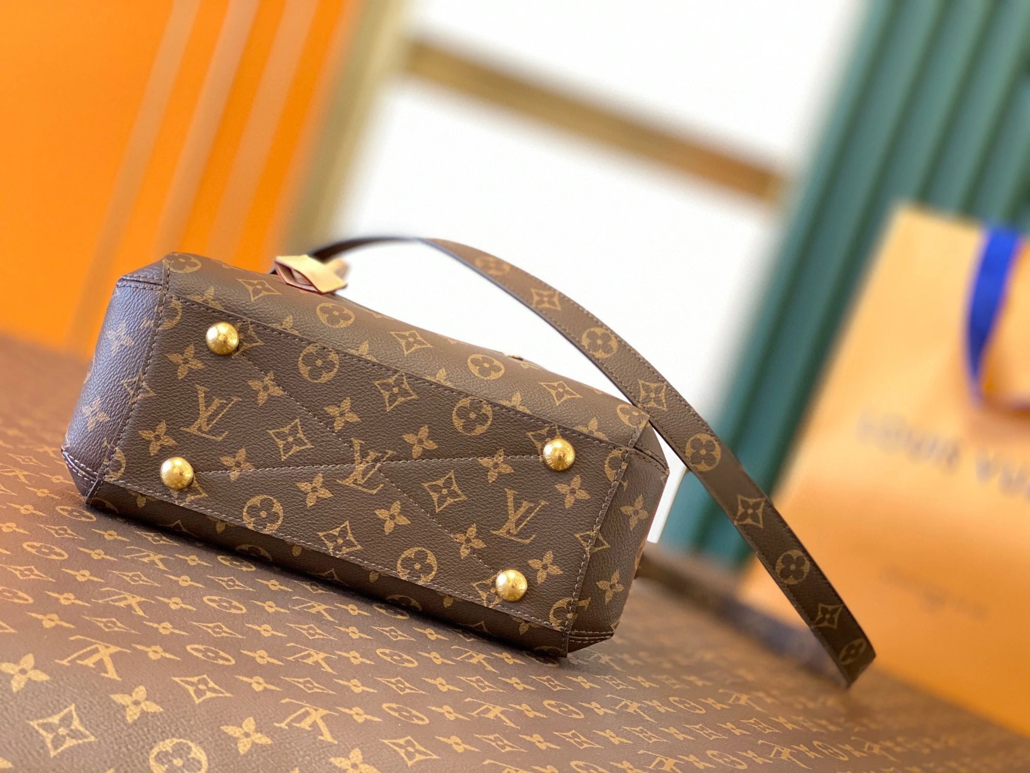 LV MONTAIGNE BB M41055