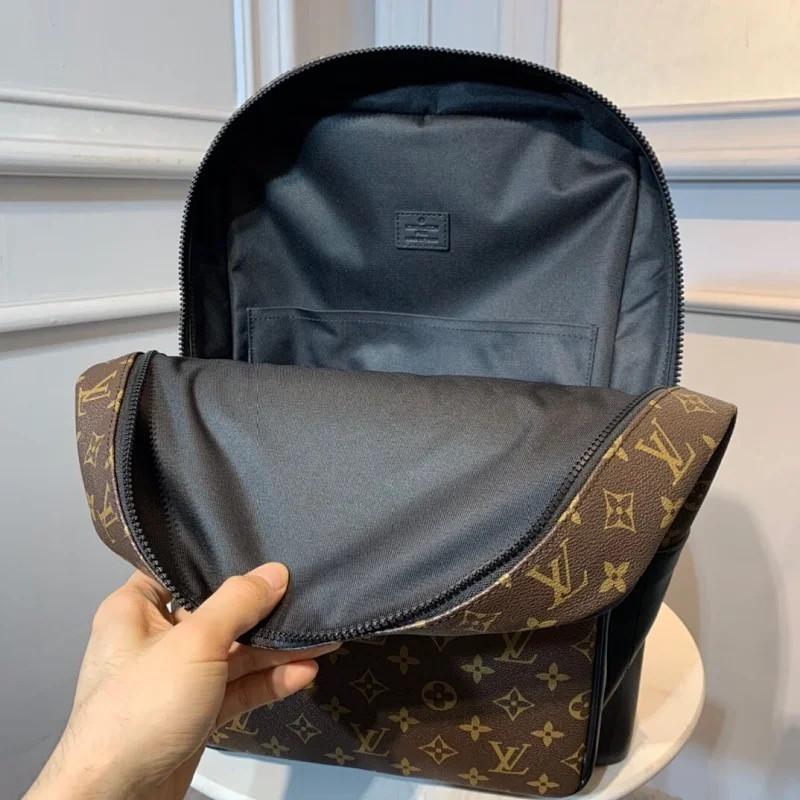 LV DEAN BACKPACK M45335
